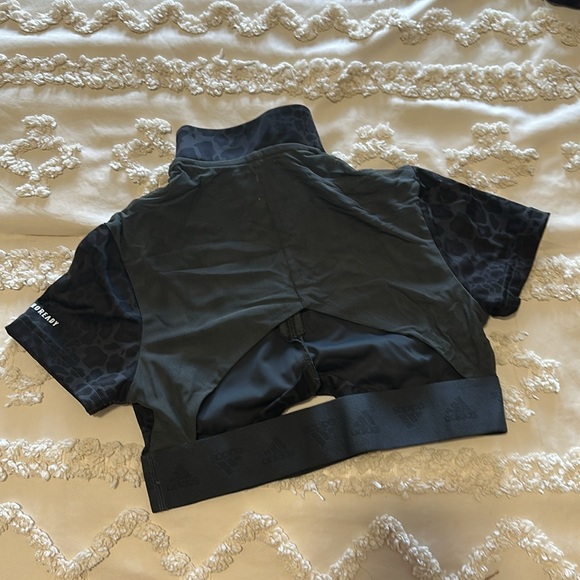 Small Adidas Set. Leggings-Bra-Cropped Baby Tee - Picture 5 of 7